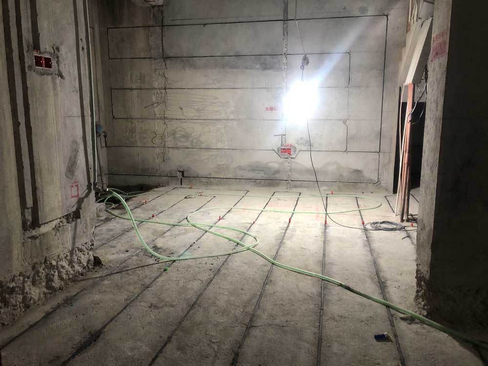 名城港湾别墅无惧潮湿的地下室空间得益于立威电渗透防潮系统